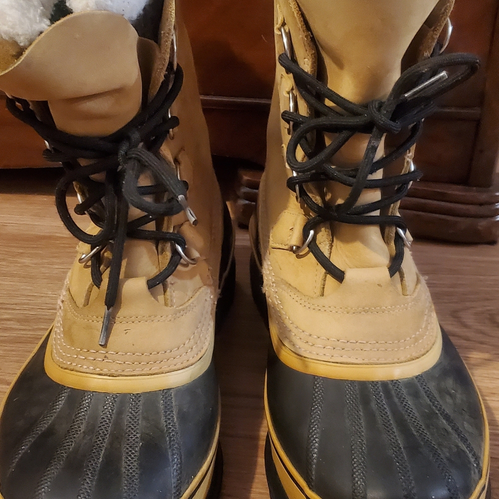 Sorel Men's Black and Tan Weatherproof Boots